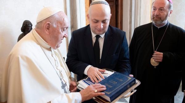 Românul Silviu Vexler, primit de papa Francisc la Vatican, într-o vizită privată 