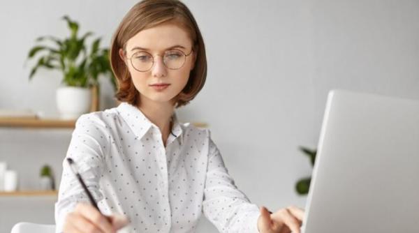 Horoscopul carierei pentru octombrie 2023: Rac, te așteaptă o promovare. Balanță, vei pleca într-o călătorie de afaceri. Previziuni complete