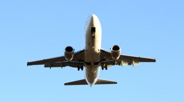 Panică în aer: o aeronavă s-a întors în Germania, după o coborâre de urgență