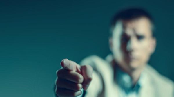 Român suspectat de furt în Franța: fără loc de muncă și-a atacat victima pentru un pachet de țigări