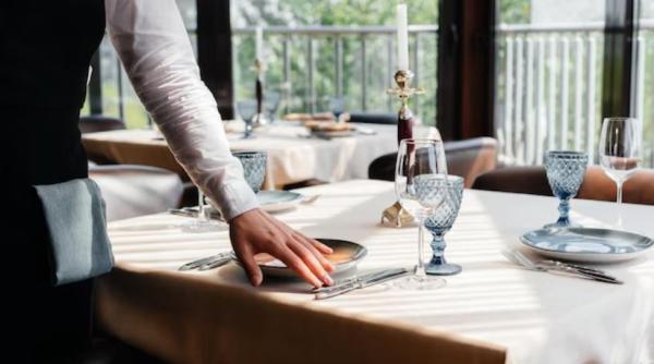 Un chelner din Spania, revoltat pe trei clienți: „Am întâlnit animale mai curate și mai educate”