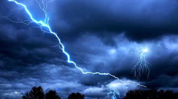 Scoția se pregătește de furtuna Babet: sute de oameni ar putea rămâne izolați