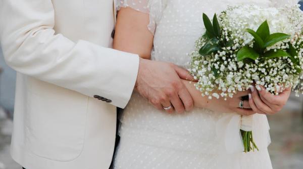 Postarea virală a unei mirese românce, după ce doar o mână de invitați au confirmat participarea: „O să fie frumos, o să fie unic“