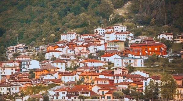 Provincia Como din Italia: Topul cetățenilor extracomunitari în creștere - Comunitate diversă și cuprinzătoare