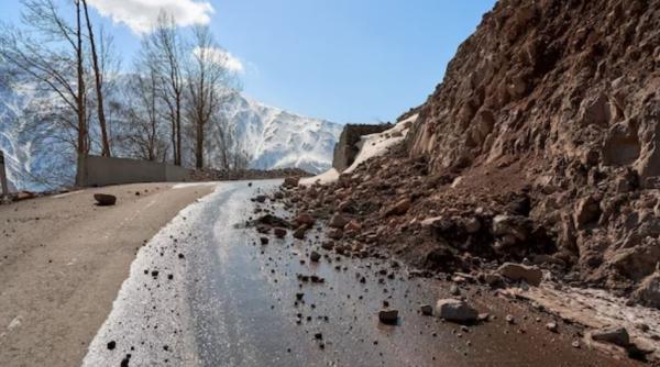 Furtuni puternice în Tirol: o mașină, spulberată de o alunecare de teren pe autostrada Brenner