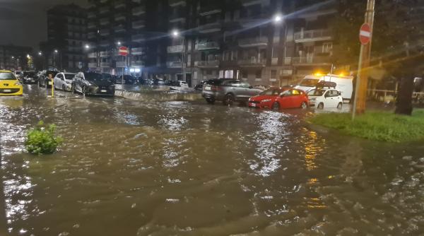 Italia, lovită de furtuni violente: Inundații în Milano, școli închise în toată țara. Autoritățile au emis alerte de protecție civilă