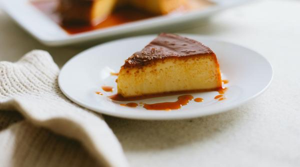 Cremă de zahăr ars: Cel mai bun desert al copilăriei