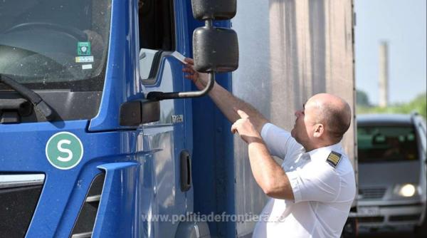 Peste 29 tone de haine şi mobilă second hand din Germania şi Belgia, oprite la intrarea în ţară