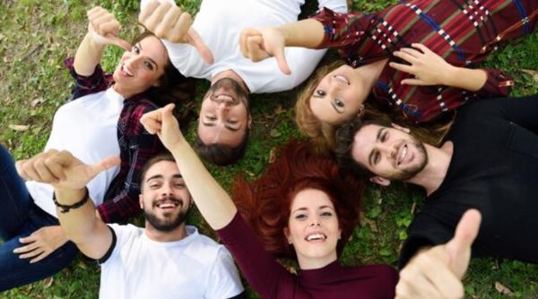 Horoscop pentru 8 noiembrie: Leu, munca ta va fi apreciată. Vărsător, vei primi o ofertă neașteptată. Previziuni complete