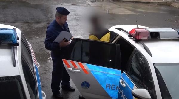 Doi români au jefuit mai multe magazine de telefoane mobile în Ungaria - VIDEO