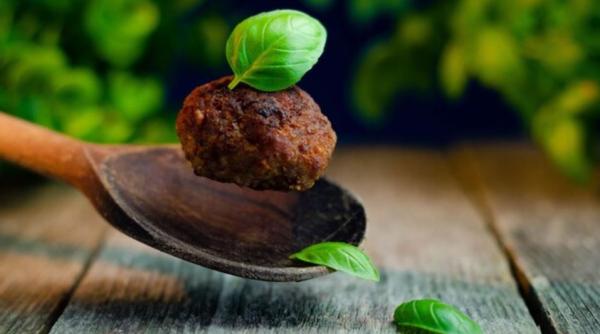 Chiftele din pește cu umplutură de ciuperci, o combinație divină de gusturi și arome