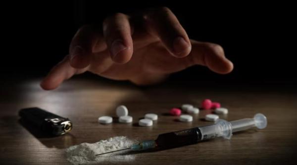 Austria. Un șomer român și iubita sa germană și-au „finanțat“ relația din vânzarea de droguri. Casa lor era un adevărat depozit