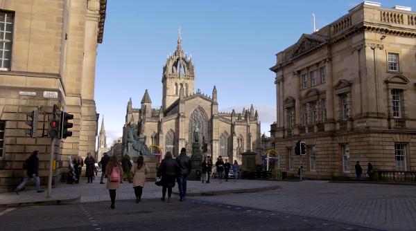 Clopotele unei biserici care au bătut timp de 200 de ani au fost reduse la tăcere după o plângere pentru zgomot