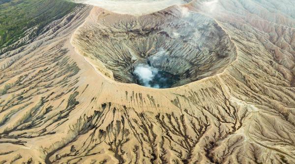 Islanda se pregătește pentru o erupție vulcanică: un zid uriaș de apărare ar putea proteja orașul de lavă