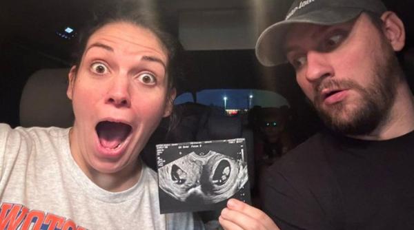 O femeie cu două utere a rămas însărcinată în ambele. „Este un miracol medical!”