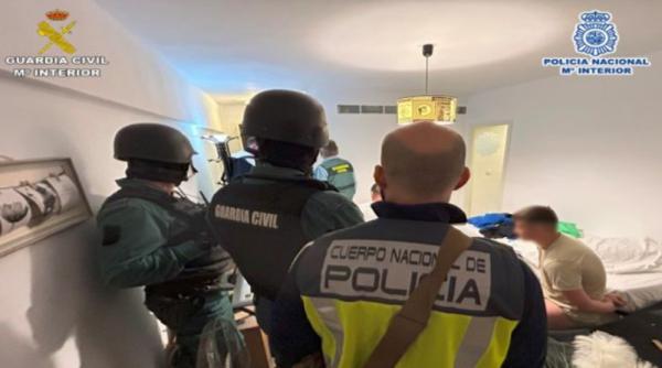 Spania. O româncă, creierul unei bande care fura bijuterii scumpe, în Spania: Aveau un adevărat arsenal să asigure valoarea pradei