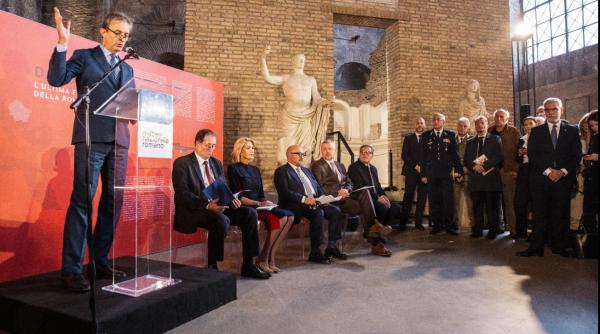 Expoziţia "Dacia. Ultima frontieră a romanităţii", inaugurată la Roma. Italienii, invitați să admire brățările dacice sau coiful getic de la Coțofenești 