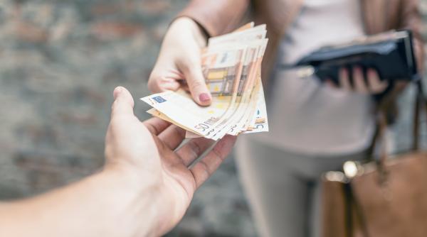 Venitul minim european întârzie să apară în România, deși a trecut peste un an de la adoptarea Directivei Europene 