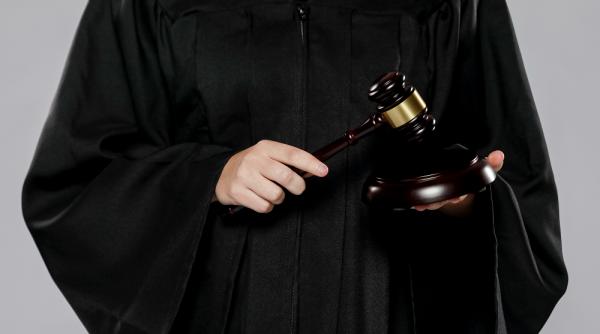 Răsturnare de situație în cazul unui român din Spania, acuzat de viol și pus să plătească 110.000 daune unei alte conaționale