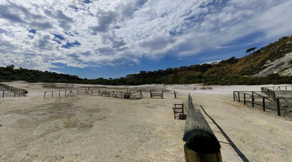 Italienii, speriați de o nouă serie de cutremure: supervulcanul din Campi Flegrei s-a reactivat după o pauză de o lună