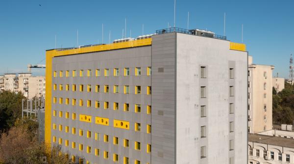 Unde statul eșuează, reușesc oamenii simpli: Spitalul pentru copiii bolnavi de cancer, construit din donaţii şi sponsorizări, a fost inaugurat