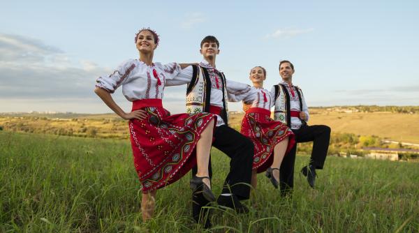 Peste 300 de români au sărbătorit cu mândrie Marea Unire la festivalul de la Alcañiz: Imnul României a răsunat în toată Spania