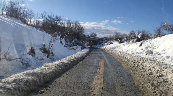 Cum se circulă în Bulgaria. Stare de urgență și sute de mii de persoane, fără curent electric din cauza viscolului