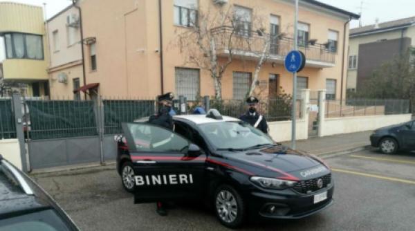 Italia. Româncă agresată de soț, de față cu mama sa și carabinierii: „Îți arăt eu ție!“