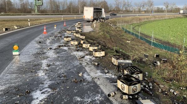 Germania. Un șofer român a pierdut marfa pe care o transporta și dreptul de a conduce: "Șoseaua era plină de sticlă spartă și de lăzi de bere"