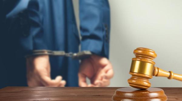 Doi infractori români, acuzați în Anglia de trafic de persoane și sclavie modernă