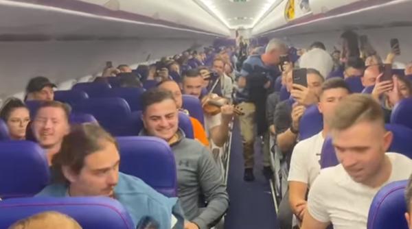 Momente emoționante la bordul unui avion. Toată lumea a cântat "Noi suntem români!" - VIDEO