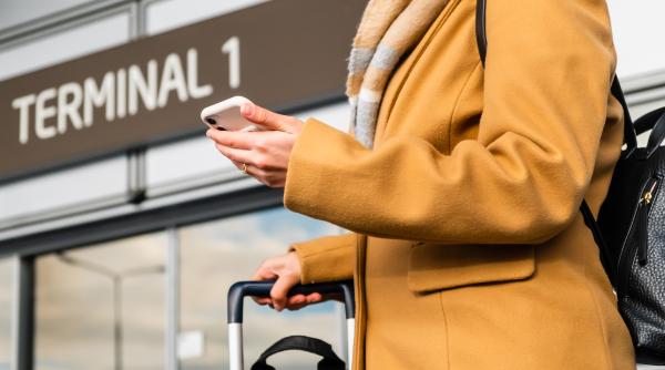 O româncă nu a fost lăsată să plece din Germania cu fiica ei, pentru că fata era în timpul programului de școală. Soluția găsită de polițiști