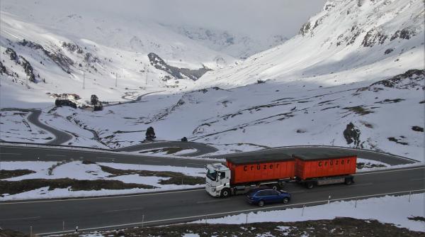 Ninsorile aduc haos în Austria: zeci de camioane au rămas blocate în pasul Brenner