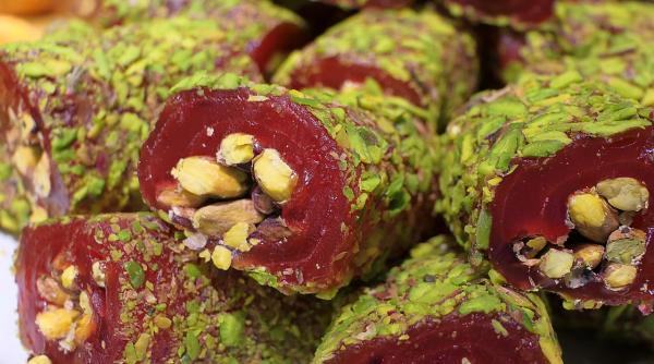 Deliciu turcesc cu rodii cu alune: o rețetă pentru amatorii bucătăriei orientale