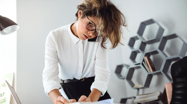 Horoscop 4 decembrie. Probleme de sănătate pentru o zodie. Fecioarele se concentrează pe muncă - previziuni complete