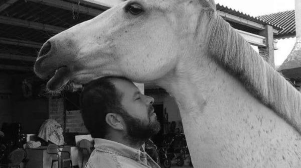 Theodor Smeu Stermin, românul care va publica prima sa carte în spaniolă, după ce a câștigat un concurs literar