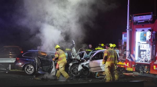 Un român de 19 ani a provocat un accident cumplit în Olanda. Trei persoane, printre care doi copii, au murit