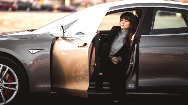 Fraudă cu monede la Roma: "V-au căzut banii", dar victima a fost mai inteligentă și a rămas în mașină