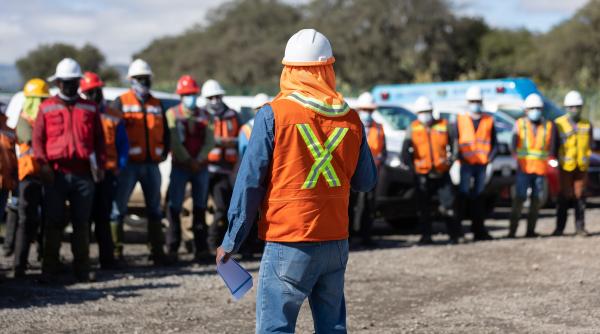 Muncitorii străini salvează pensiile românilor, un sistem aproape de colaps. "Taxele plătite rămân aici, chiar dacă ei pleacă"