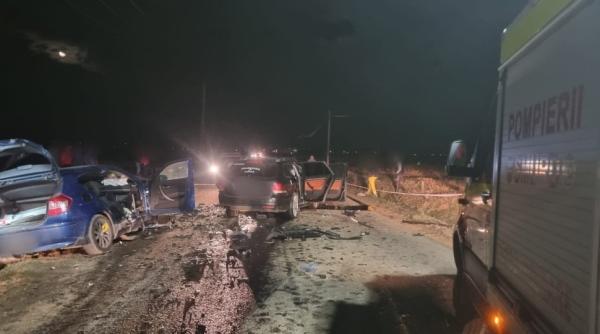 O tânără de 24 de ani a murit, iar alţi 3 tineri au fost răniţi grav într-un accident rutier, la Suceava / FOTO
