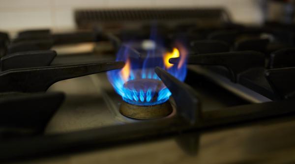 Ciolacu acuză ca prețul gazelor a fost crescut artificial de furnizori 