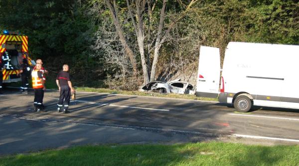 Curier român, accident cumplit în Franța: O mamă și fetița ei au pierit carbonizate în mașină. Bărbatul scapă de închisoare