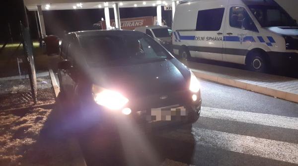 Polițiștii din Cehia au prins patru escroci români care foloseau metoda „acoperișul“ pentru a lăsa victimele vârstnice fără bani