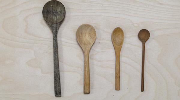 Dezinfectează spatulele din lemn din bucătărie cu un singur produs din cămară. Simplu și eficient