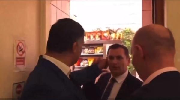 Plângere de "agresiune fizică" în Parlament: Deputatul PSD Daniel Ghiță l-a urecheat pe Sebastian Cernic, parlamentar USR