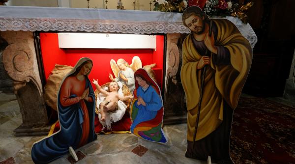 Controversă uriașă în Italia: O biserică din Napoli a instalat scena nașterii Domnului cu două mame ale Pruncului Isus