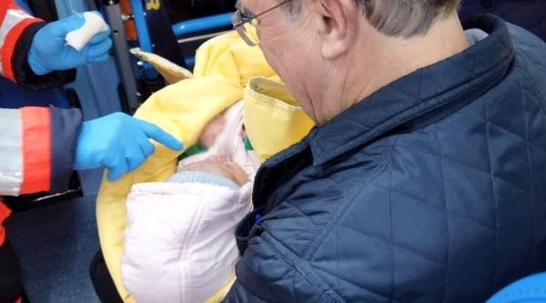 Minune de Crăciun, în Italia: Fetița nou-născută abandonată la o biserică din Bari este sănătoasă. Preotul: "Se va numi Maria Grazia"