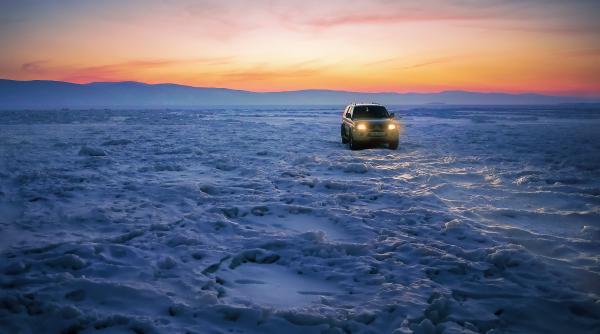 Au urmărit Google Maps fără să observe semnele care indicau drumul închis: Nouă tineri blocați pe gheață