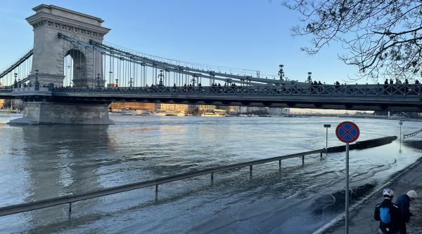 Dunărea face ravagii în Budapesta, nivelul apei a atins un nivel record de 7 metri. Imagini spectaculoase