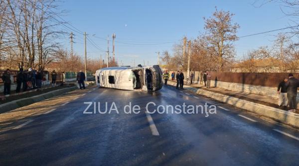 Accident între un microbuz cu pasageri și un tractor, pe DN2A, în județul Constanța